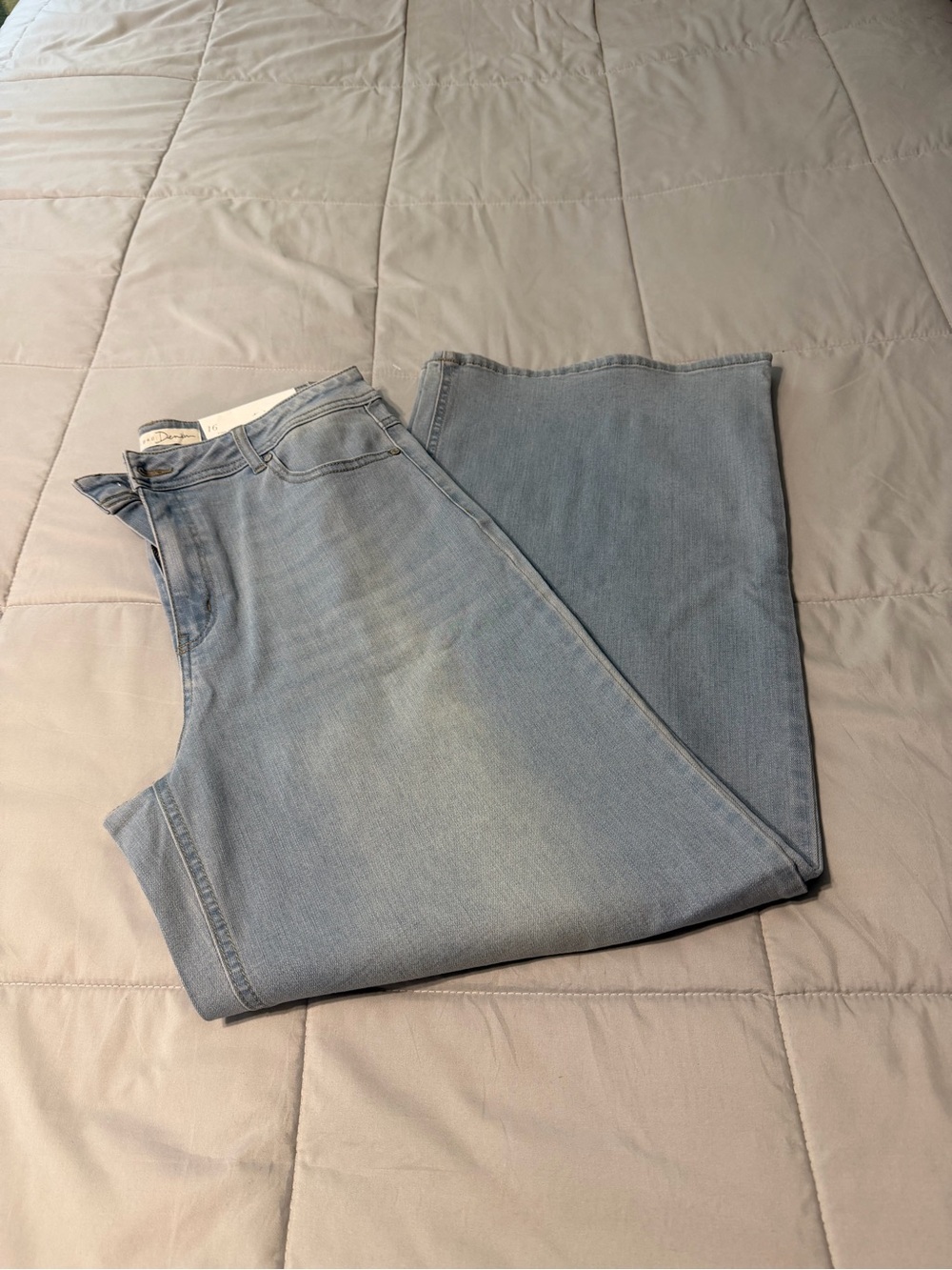 Light Blue Women's Wide-Leg Jeans